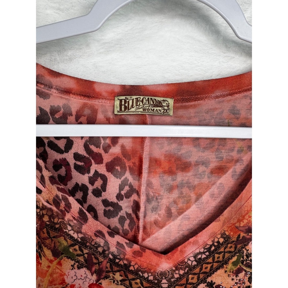 Floral Leopard Mixed Media V-Neck Top Terracotta Coral Short Sleeve Tee - Picture 3 of 7
